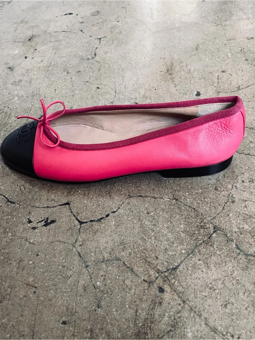Classic Chanel Pink and Black Patent leather Cap-Toe Leather Ballet Flats